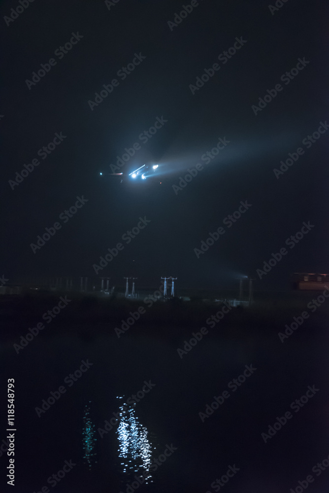Fototapeta premium 飛行機 Airliner