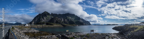 Auf den Lofoten in der Nähe von Henningsvaer © Franz