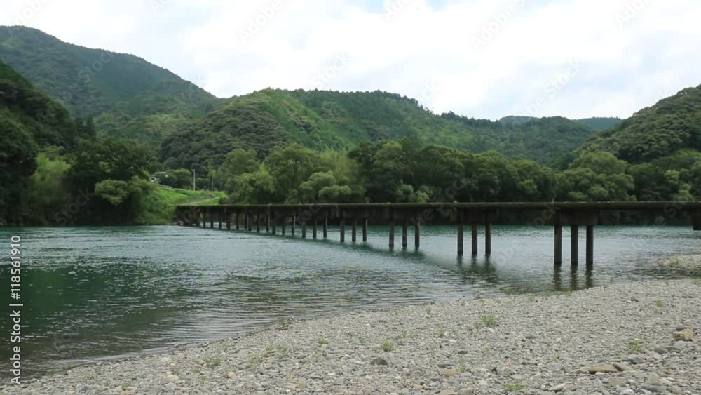 勝間沈下橋(高知県四万十川)/左パン 勝間沈下橋(高知県四万十川)/左パン