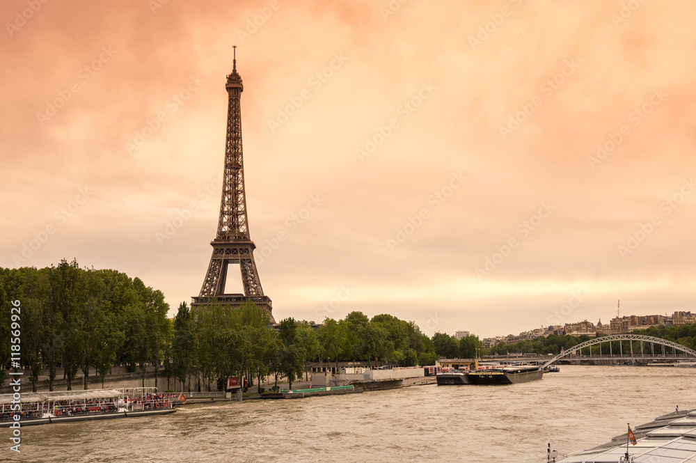 Naklejka premium Tour Eiffel in Paris