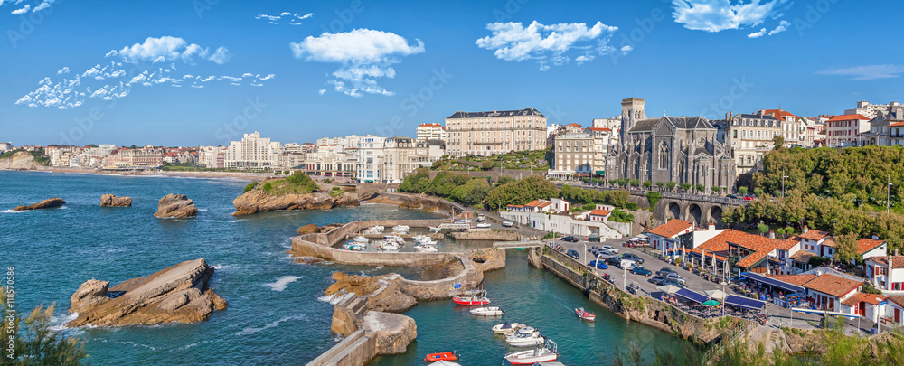Panorama of port area in Biarritz - obrazy, fototapety, plakaty 
