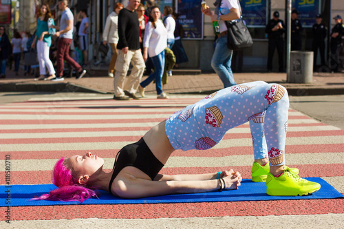 Girls make yoga photo