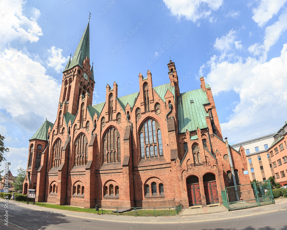 Obraz premium Bydgoszcz, neogotycki kościół pw. św. Andrzeja Boboli - zbudowany około 1905 roku jako ewangelicki, obecnie jest to kościół katolicki