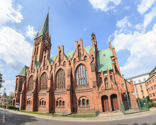 Bydgoszcz, neogotycki kościół pw. św. Andrzeja Boboli - zbudowany około 1905 roku jako ewangelicki, obecnie jest to kościół katolicki photo
