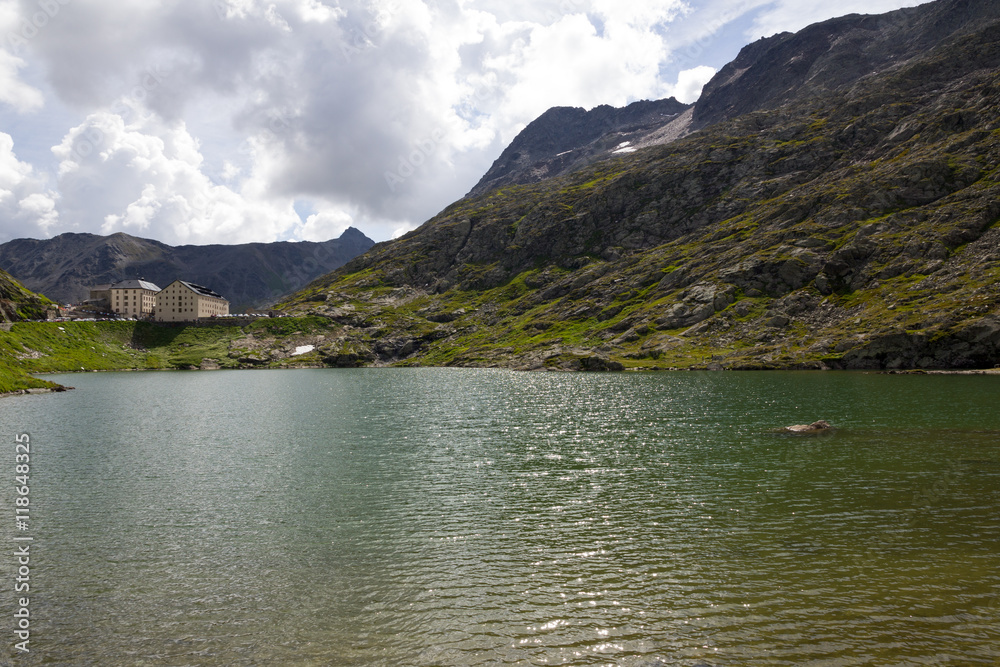 Fototapeta premium Grand saint Bernard Lake