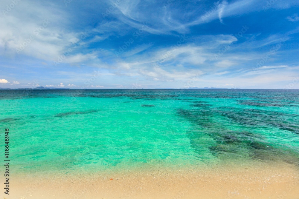 Obraz premium Paradise beach in Koh maiton island , phuket ,Thailand 