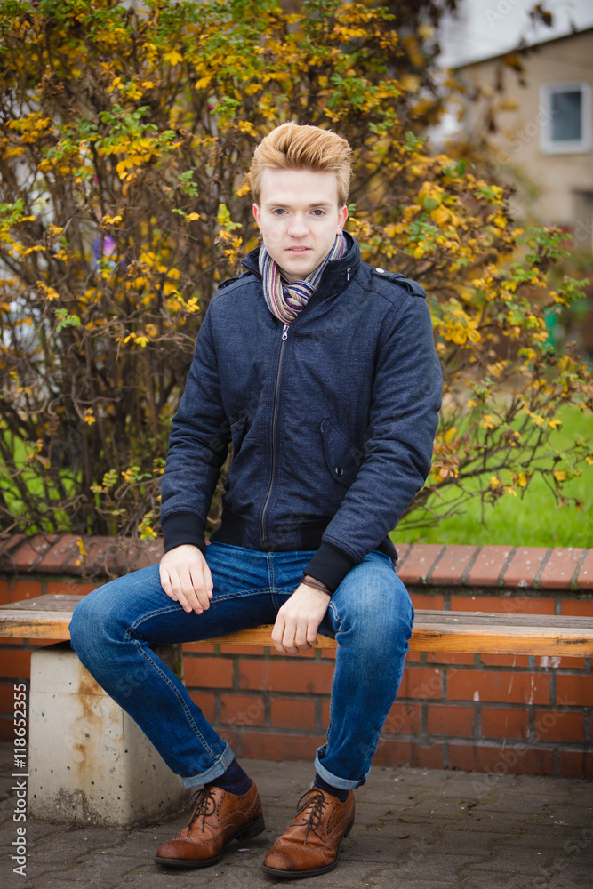 Obraz premium Young handsome man outdoors