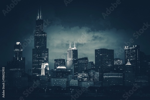 Chicago City Skyline Dark Blue © Tomasz Zajda
