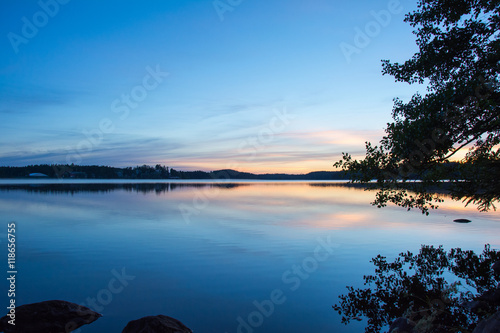 Calm lake before sunrise © gekko1980