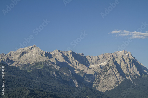 Wettersteingebirge mit Zugspitze © Hans und Christa Ede