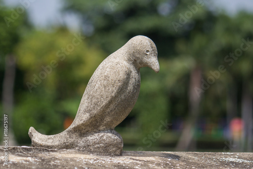  bird statue