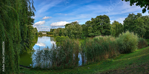 Historisches Gartendenkmal: Der Blümelteich im Berliner Volkspark Mariendorf photo