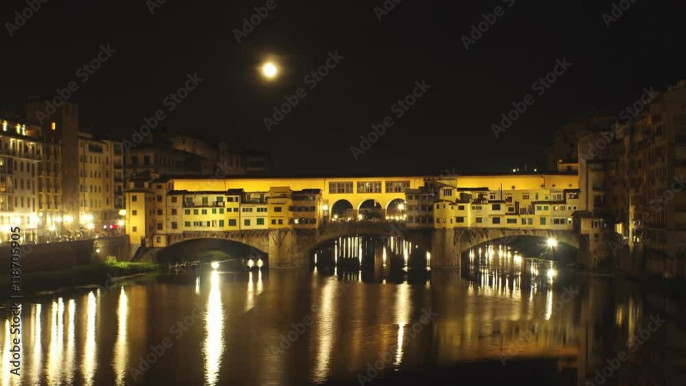 Pontevecchio night time lapse with full moon
Pontevecchio night time lapse with full moon