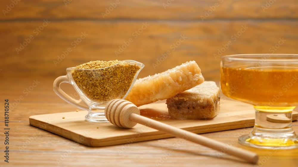Composition of honey, honeycomb and bee bread (LR Pan) Composition of honey, honeycomb and bee bread (LR Pan)