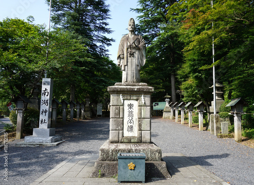 南湖神社　楽翁公像 photo