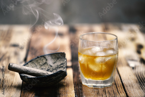 cigar and whisky photo