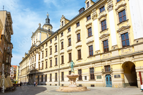University of Wrocław Fechterbrunnen of Hugo Lederer in Poland © ptiptja
