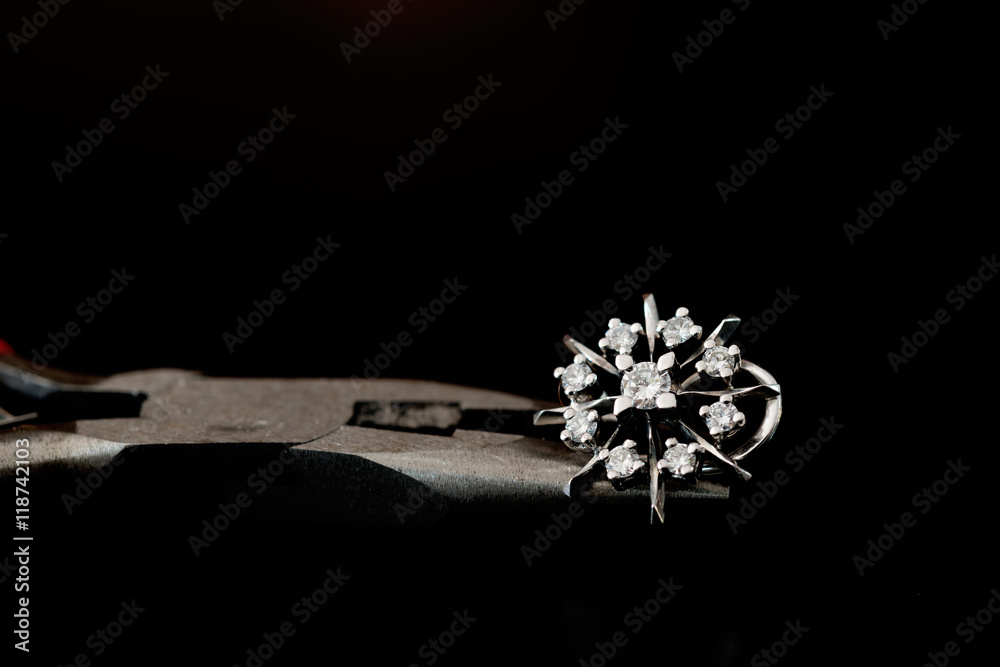 Reparation and restoration of jewelry