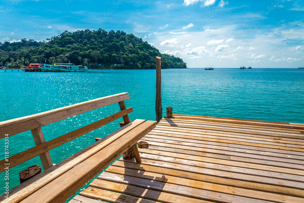 Obraz premium Beautiful tropical island beach, Koh Kood island Thailand - Travel vacation concept.