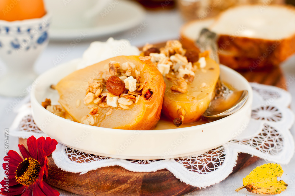 Honey Roast Pears with Granola and Yogurt Honey Roast Pears with Granola and Yogurt