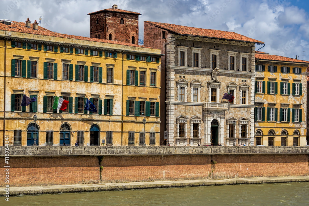 Pisa, Palazzo am Arno