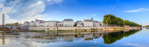 Le quai du Châtelet à Orléans (France)