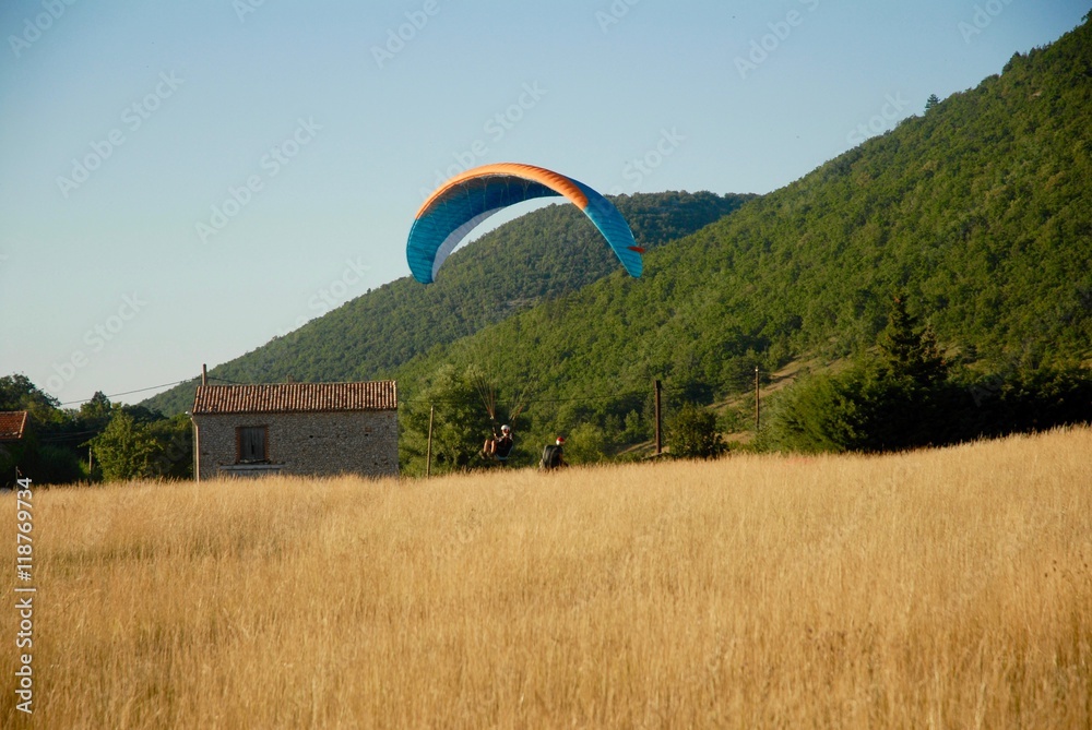Naklejka premium Paracadutista e Lavanda