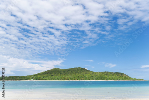 Beautiful tropical beach with wonderful sky © worldwide_stock
