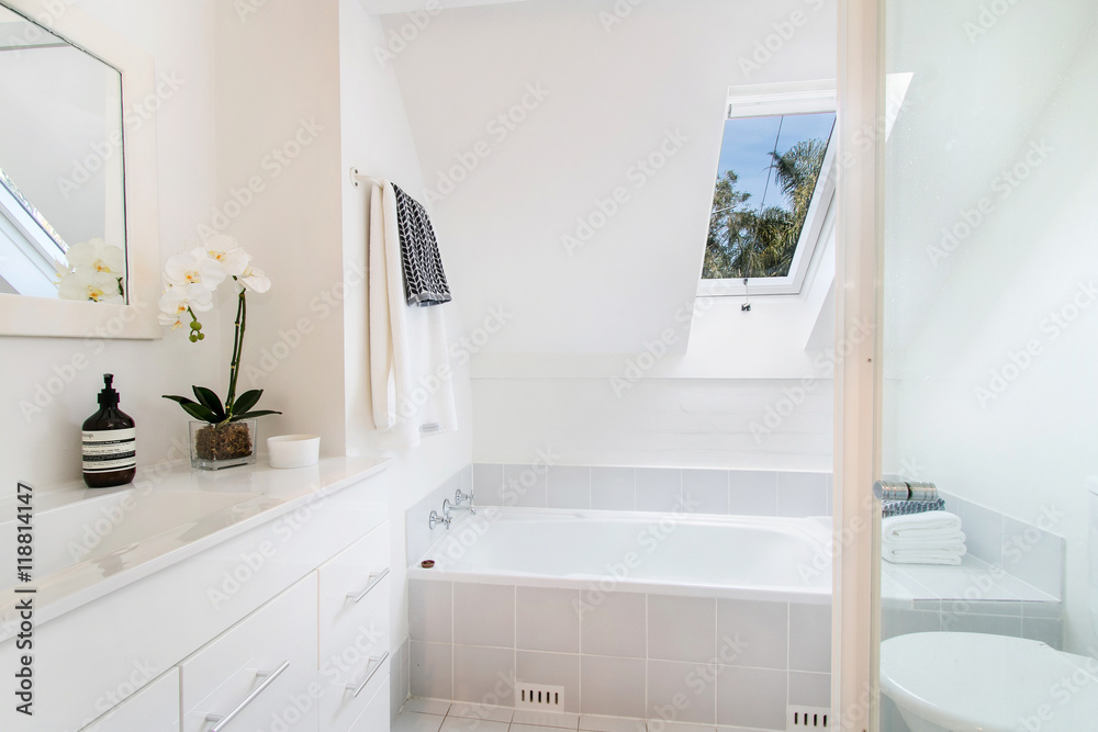 Obraz premium Modern bathroom in luxury apartment 