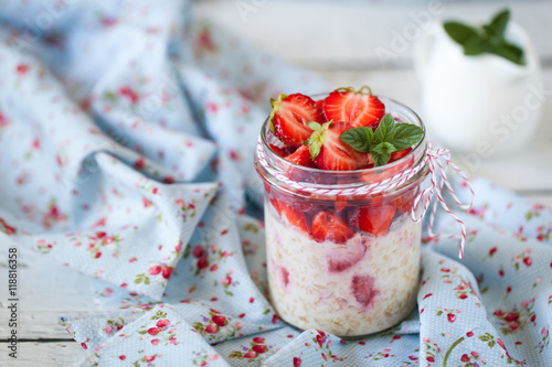 Photos Healthy breakfast: overnight oats with fresh strawberries