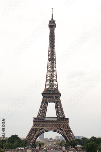 Fototapeta Naklejka Na Ścianę i Meble -  Eiffelturm in Paris