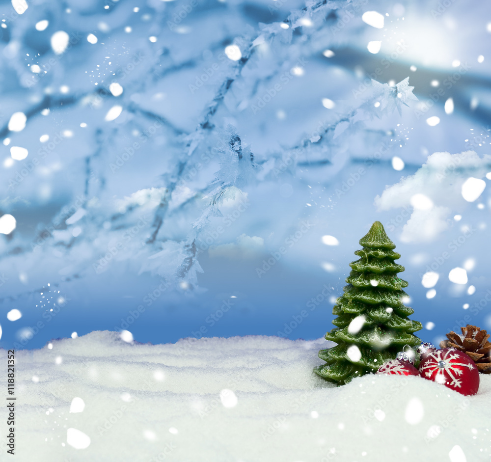 Weihnachtlicher und winterlicher Hintergrund mit Weihnachtsdekoration