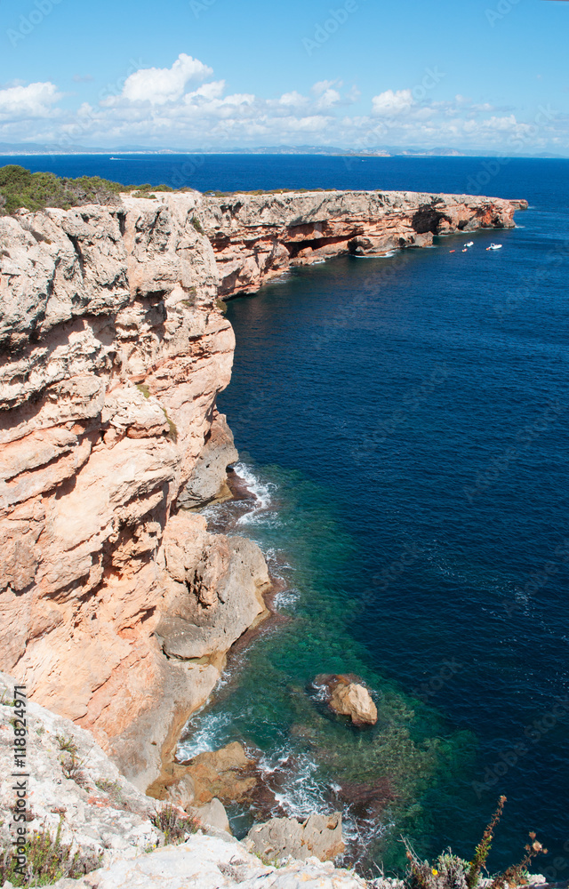 Formentera, Isole Baleari: vista della scogliera e delle rocce di Punta Prima, nella zona est dell'isola, l'11 settembre 2010