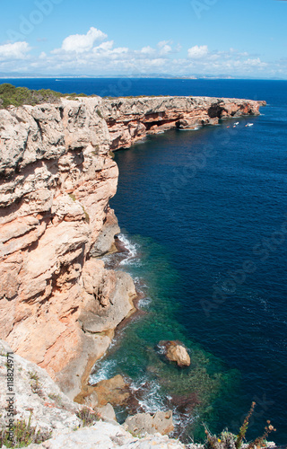 Formentera, Isole Baleari: vista della scogliera e delle rocce di Punta Prima, nella zona est dell'isola, l'11 settembre 2010