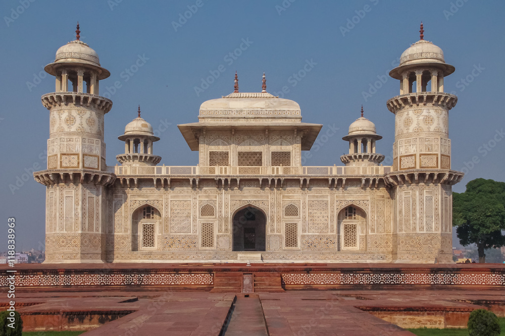 Itmad-Ud-Daulah's tomb - Agra, India