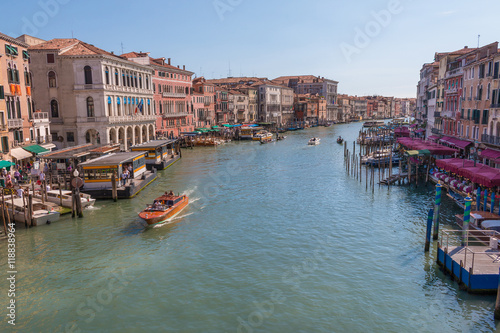 Venise vue sur le grand canal depuis Rialto