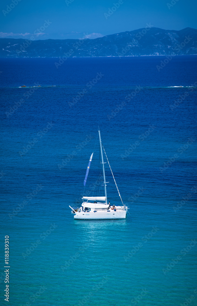 Fototapeta premium Sailing boat in the sea