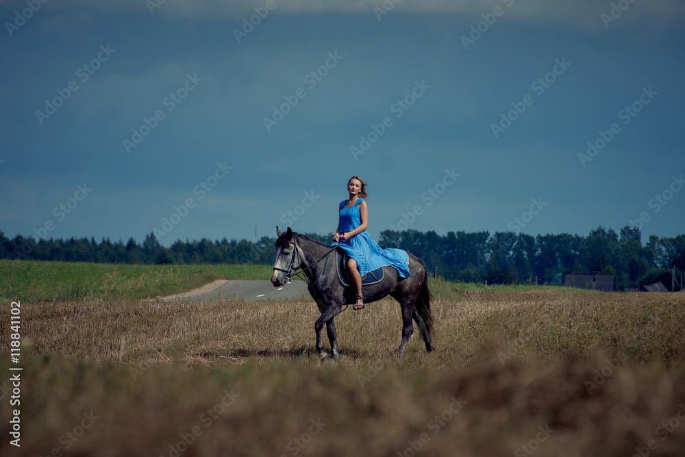 Horseback riding in the hunting grounds in linen clothes from fashion designers. Horseback riding in the hunting grounds in linen clothes from fashion designers.