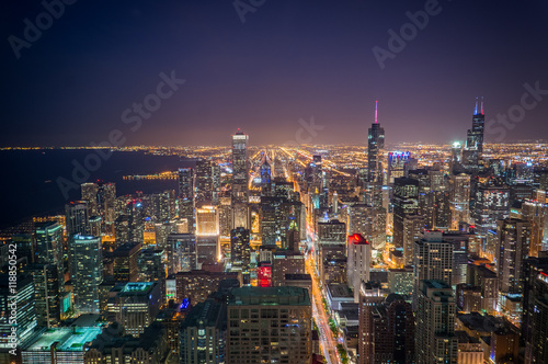 Chicago skyline at night © albertczyzewski