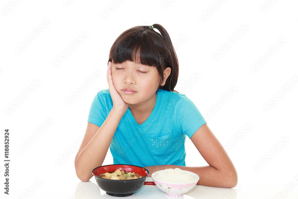 食欲不振の女の子
