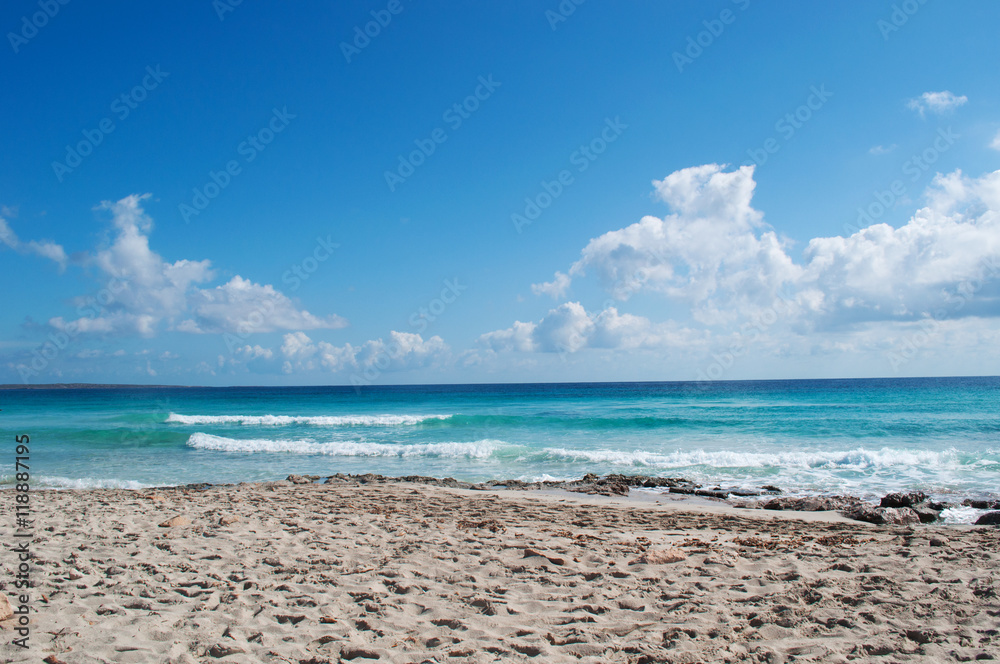 Fomentera, Isole Baleari: la spiaggia di Levante, Platja de Llevant, sul versante est della penisola Trucador, accanto alla spiaggia Ses Illetes, il 6 settembre 2010 Fomentera, Isole Baleari: la spiaggia di Levante, Platja de Llevant, sul versante est della penisola Trucador, accanto alla spiaggia Ses Illetes, il 6 settembre 2010