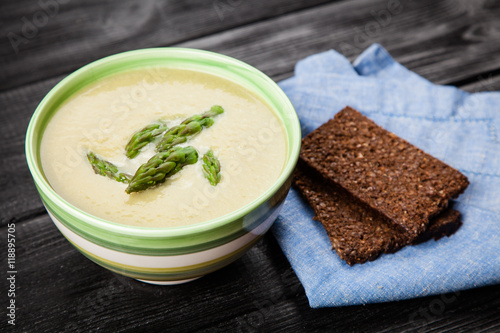 Asparagus cream soup