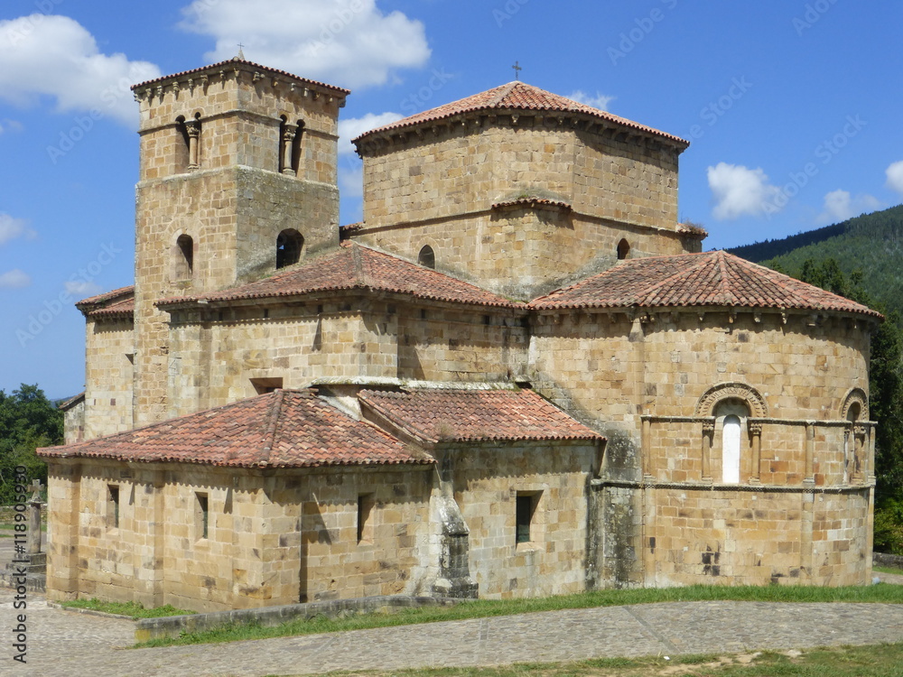 COLEGIATA DE LA SANTA CRUZ EN CANTABRIA