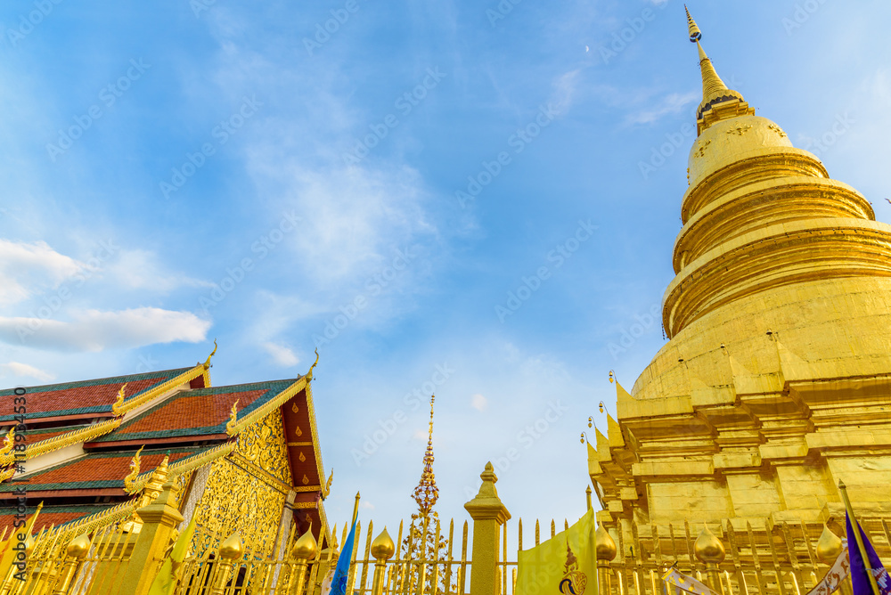 Fototapeta premium Wat Phra That Hariphunchai temple in Lamphun,Thailand.