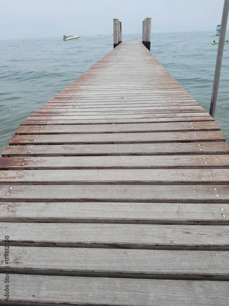 Molo sul lago di Garda Molo sul lago di Garda