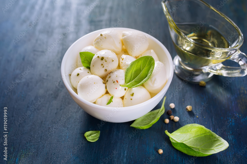 Small Mozzarella balls Small Mozzarella balls