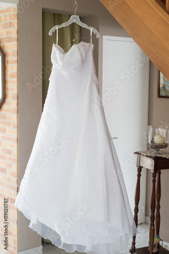 Robe de mariée sur cintre