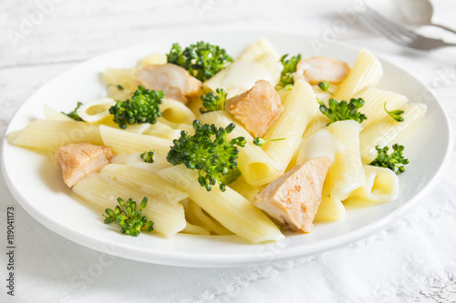 pasta penne with chicken, broccoli