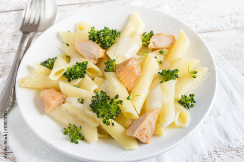 pasta penne with chicken, broccoli