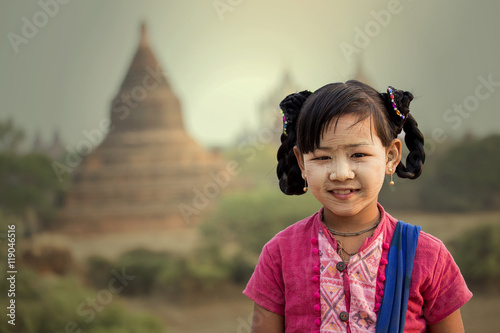 Canvas Print Smile of bagan myanmar
